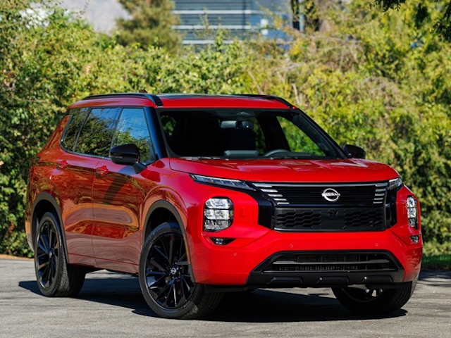 NISSANが北米で初めて展開するPHEV「ローグ」　三菱自からOEM供給を受け発売で、中身は三菱自アウトランダーPHEVそのもの