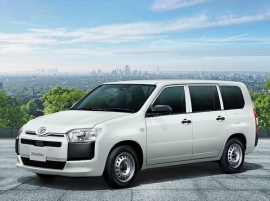 2度目の大規模マイナーチェンジを受けたプロボックス　改良のキモは充実したADASの充実、写真はハイブリッド仕様のグレード“F“、226.16万円