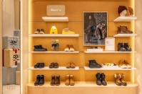 「アグ」が新コンセプトストアを銀座松屋通りにオープン