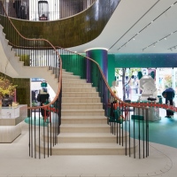 「ロエベ」が日本最大規模の旗艦店「カサロエベ銀座」をオープン