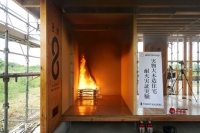 AQ Groupの実験では、消防車が到着する平均時間である10分、さらに放水が始まる15分を超えても延焼はみられず、高い耐火性が実物大で実証された