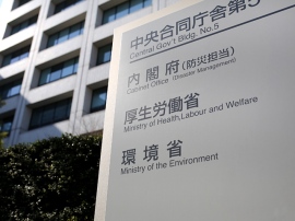 製造業はじめ医療・福祉分野での人手不足を外国人労働者に頼っている状況が浮かび上がっている