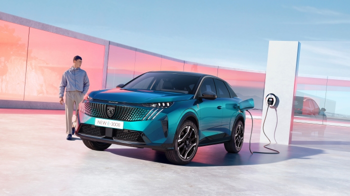 プジョー、3008シリーズ初の電動SUV「E-3008」を発売