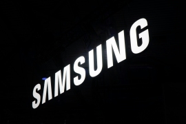サムスンの次世代折りたたみスマートフォン「Galaxy Z Fold8」のダミー機画像がリークされた。Photo by Jonathan Kemper on Unsplash