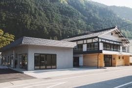 村のロビーとして再生した「kadoya」（EDGE発表資料より）