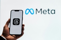 米MetaがAIモデルの訓練のため、約6,500人のエンジニアを単調なデータアノテーション業務に異動させ、社内で激しい反発が起きていると報じられている。Photo by Julio Lopez on Unsplash