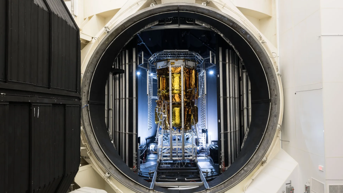 Environmental testing of Blue Origin’s Blue Moon Mark 1 lunar lander has been completed inside Thermal Vacuum Chamber A at NASA’s Johnson Space Center in Houston. (Nasa.gov)