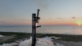 (Spacex.com) (Spacex.com)