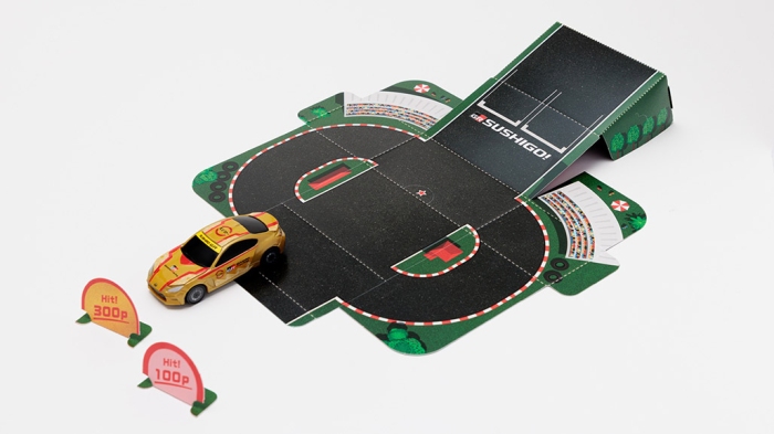 スシローとGAZOO Racingは初のコラボを8月5日から全国のスシロー店舗で実施する。