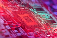 韓国政府らは半導体メガクラスターへの電力供給協定を締結したが、電力不足や環境目標との矛盾が課題となっている。（写真：Nic Wood）