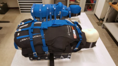 NASAのアルテミス1号ミッションでは、ヘルガとゾハルと名付けられた2体の同型の人体ファントムをオリオン宇宙船に搭載し、放射線検出器で宇宙放射線の影響を測定した。ゾハルには防護ベストを着用させ、着用しないヘルガと比較して防護効果を検証した（画像提供：StemRad／NASA.gov）