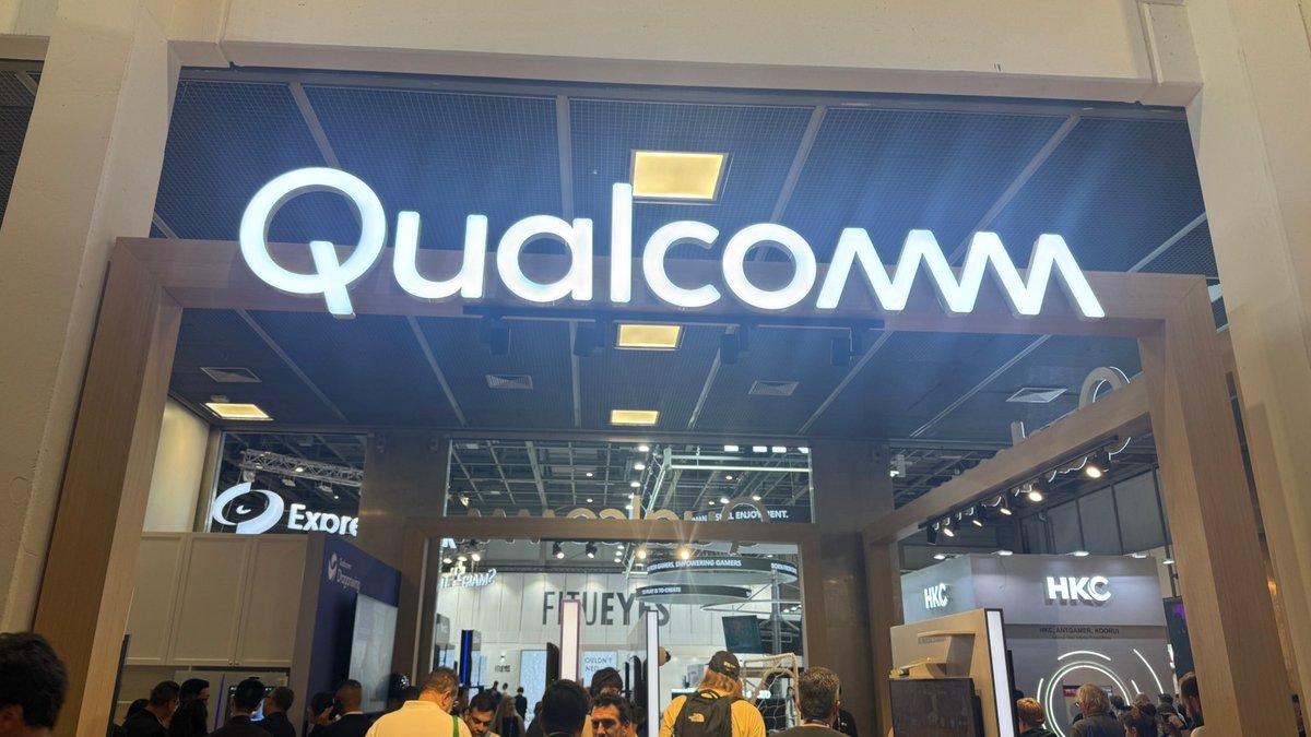 2026年9月4日、IFA Berlin 2026会場に掲示されたQualcommの看板(TechTimes)
