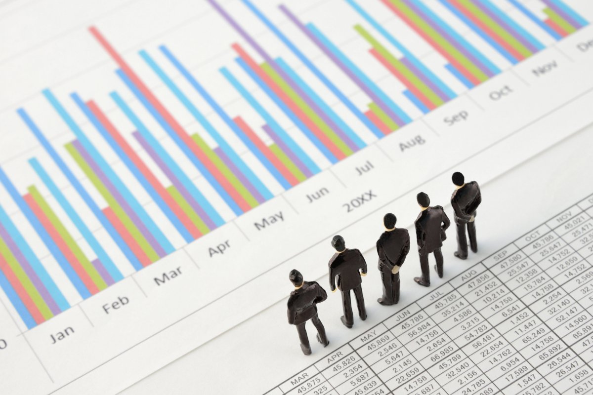 株式分割を行うほくほくFG、大垣共立銀行、山梨中央銀行の銀行3社の最低投資額や業績を比較する。Photo by takasuu © 123RF.com