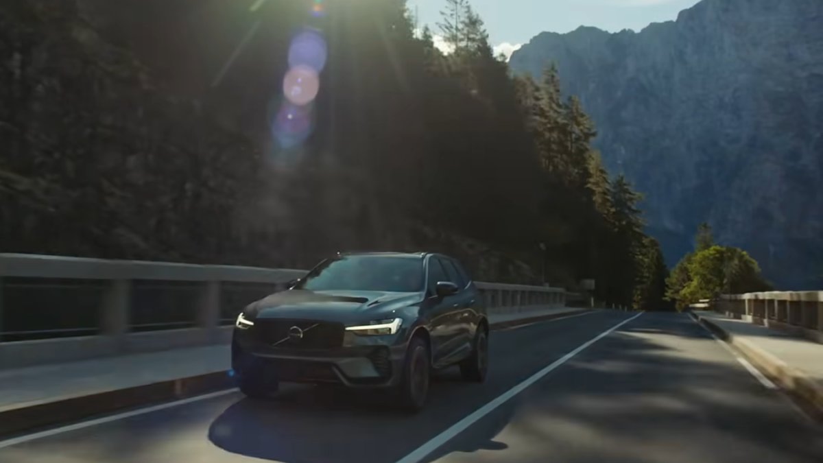 ボルボ「XC60」PHEV、EV航続距離を推定78マイルに倍増 DC急速充電は非対応
