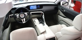 豊田合成、デンソー、アイシンの自動車部品3社について、投資額や業績を見ていく。TTTNIS, CC BY 2.0 <https://creativecommons.org/licenses/by/2.0>, via Wikimedia Commons