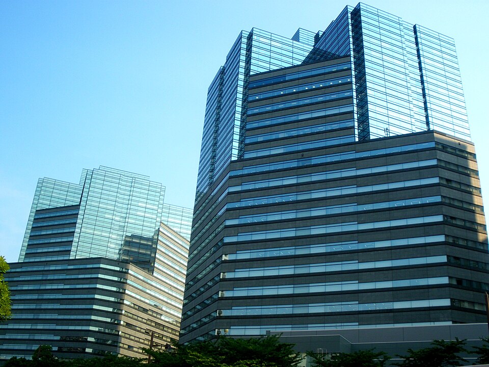 三井金属鉱業が本社を置く東京都品川区のゲートシティ大崎(User:Kentin, CC BY-SA 3.0 <https://creativecommons.org/licenses/by-sa/3.0>, via Wikimedia Commons)