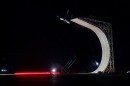 テスラの電気スポーツカー「Roadster」。SpaceXの技術を取り入れた新型モデルの生産開始は2028年を予定している(提供元:Tesla, Inc.) テスラの電気スポーツカー「Roadster」。SpaceXの技術を取り入れた新型モデルの生産開始は2028年を予定している(提供元:Tesla, Inc.)