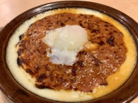 外食大手2社のサイゼリヤとすかいらーくHDの最低投資額や業績、配当、株主優待を比較検証する。（写真：Totti, CC BY-SA 4.0 <https://creativecommons.org/licenses/by-sa/4.0>, via Wikimedia Commons）