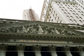 ニューヨーク証券取引所(NYSE)は一部の個別株や上場投資信託(ETF)を対象とするオプションの取引時間を拡大した。(Photo by Cara Willenbrock on Unsplash) ニューヨーク証券取引所(NYSE)は一部の個別株や上場投資信託(ETF)を対象とするオプションの取引時間を拡大した。(Photo by Cara Willenbrock on Unsplash)