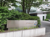 半導体ウエハーの切断・研削装置で競合するディスコと東京精密の収益力や最低投資額、株主還元を比較する。（写真：Syced, CC0, via Wikimedia Commons）