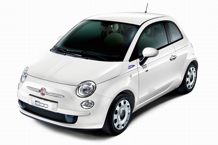 フィアットクライスラー、「FIAT 500」7周年記念の限定車を発売