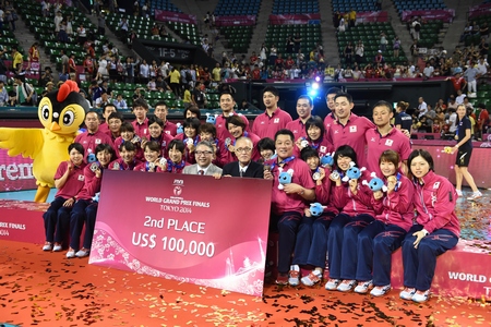 バレー女子、ワールドGPでブラジルに敗れ銀