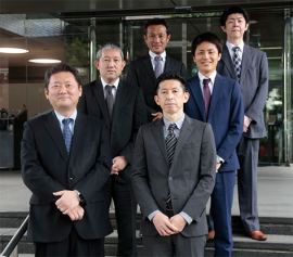 本事例に登場されるお客様とプロジェクト関係者との1枚 本事例に登場されるお客様とプロジェクト関係者との1枚