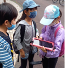 タブレット操作児童 タブレット操作児童