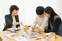 「おうちの買い方相談室」への相談数が前年比1.3倍に増加　将来への不安で持家の着工数は13か月連続減少中