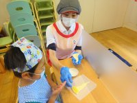シダックス×サンマルクカフェ 保育園・幼稚園では初の食育企画 子供たちへ「クロワッサン手作り体験」を実施