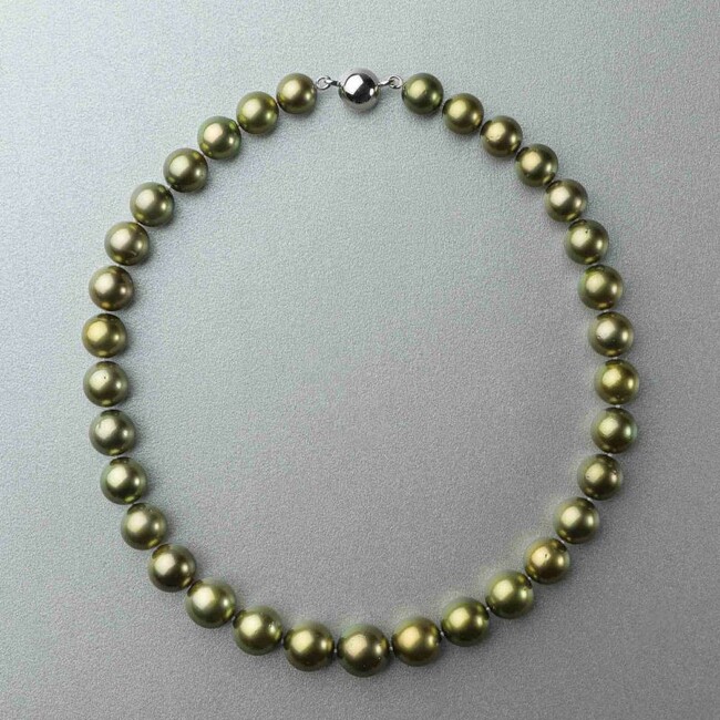 【Pearl  for Life】稀少なピスタチオカラーのタヒチ黒蝶真珠を使用した、ボリューム感たっぷりのジュエリーが再入荷