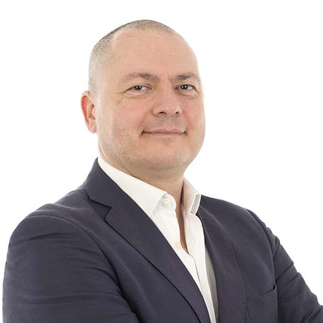 EMEA地域の事業責任者としてCesare Camparadaが就任