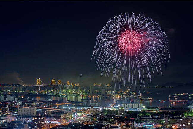 瀬戸大橋開通35周年記念瀬戸大橋をバックに、中四国最大級となる15,000発の花火が打ち上がる！「第58回さかいで大橋まつり」開催！