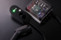 アプリ不要！カード不要！ビジターにも便利なEV充電システム「EV-HooK」が8/1より予約受付開始！