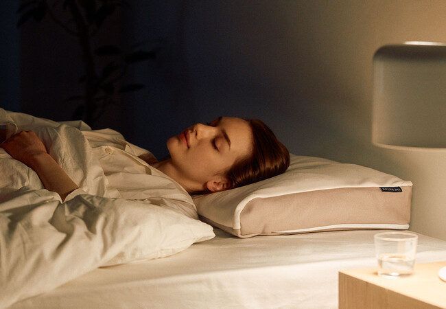 THE PILLOWがJBAヘルスケア認定寝具に認定。日本寝具寝装品協会により、健康保持・健康増進を図り、健康寿命の延伸に資する製品として、経済産業省のガイドラインを踏まえ、認められました。