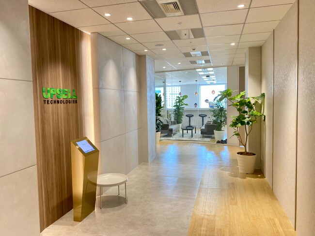 アップセルテクノロジィーズは、更なる事業拡大と人員増加に伴い、新宿住友ビルにアップセルクラウド事業本部を新設することをお知らせします。
