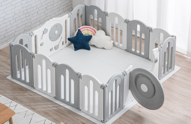 使いたいときサッと設置ができるベビーサークルが新登場！タンスのゲンのコンパクトに収納可能な“折り畳みベビーサークル”