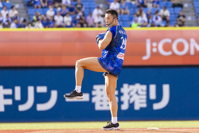 なかやまきんに君が「芸能界最速」始球式にチャレンジ!!「ドラフト会議に向けて筋肉アピール！！」