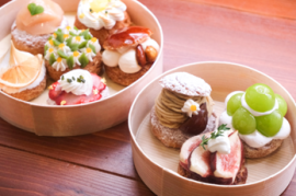 わっぱに詰めたシュークリーム わっぱに詰めたシュークリーム