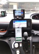 タクシー車両での使用の様子 タクシー車両での使用の様子