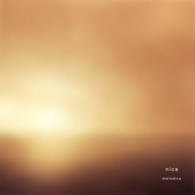 この物語は「Nujabes」と「haruka nakamura」の間で行われた会話がスタートだった。語られることのなかった物語を、２０年経った今、奏でる。