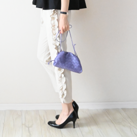 1サイドフリルテーパードパンツ 1サイドフリルテーパードパンツ