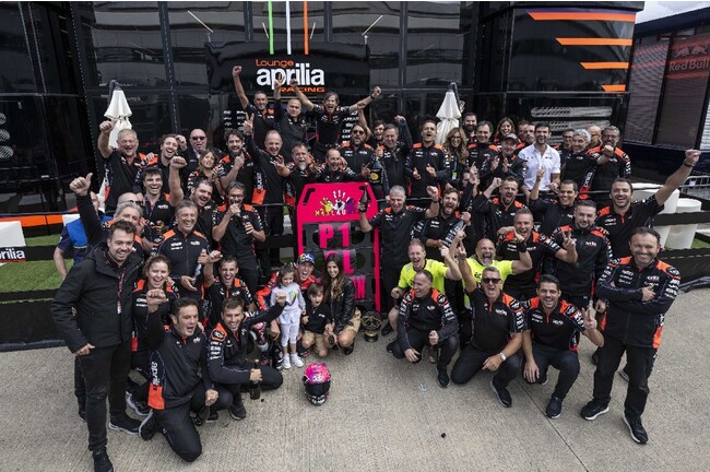 アプリリア｜アレイシ選手がMotoGP シルバーストーンで優勝, RSV4 1100 が鈴鹿 8耐で表彰台を獲得で、アプリリアにとって特別な週末に