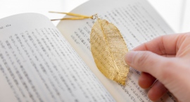 本を開けるたび出会える、金箔の葉っぱの栞「GOLDLEAF bookmark」誕生 本を開けるたび出会える、金箔の葉っぱの栞「GOLDLEAF bookmark」誕生