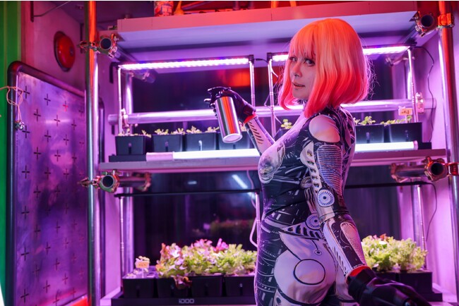 ネオンきらめくサイバーパンク空間が新宿に出現！“未来の食事”をテーマにしたCyberpunk Restaurant&BAR『NEO新宿アツシ』