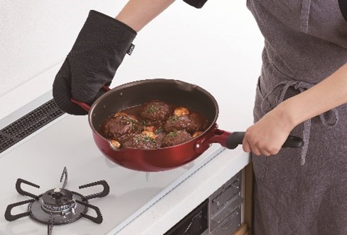 補助取っ手付き！超深型設計で使いやすい『デュラブルシリーズ マルチパン（KFJ/KFKシリーズ）』を8月21日に新発売