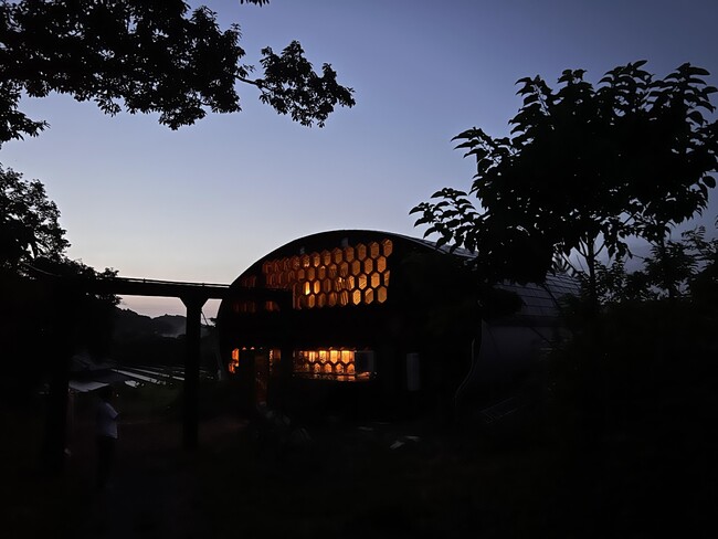 日本最古*のコルゲートハウスを改修したホテル「CORRUGATED HOUSE」が誕生。処暑の9月7日グランドオープン。