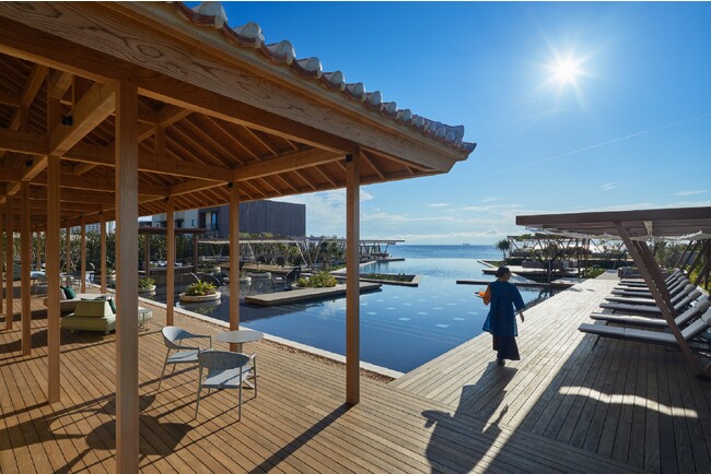 【星のや沖縄】日本一のプールで海を眺めながら味わう「爽秋アフタヌーンティー」提供｜期間：2023年9月1日～11月30日