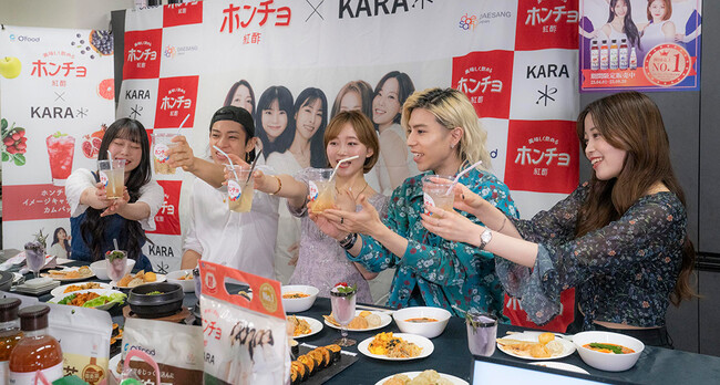 ライブショッピング配信1周年を記念した豪華特典も！累計約3万人視聴の人気韓国グルメを販売するデサンジャパン楽天市場店が、8月18日（金）20時から人気のインフルエンサー5人が出演しライブ配信！