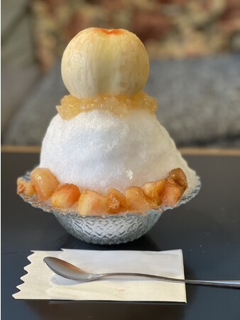 おひとり様シフォンケーキで有名な「Breath Cafe」から夏限定の丸ごと果実のかき氷が販売開始！
